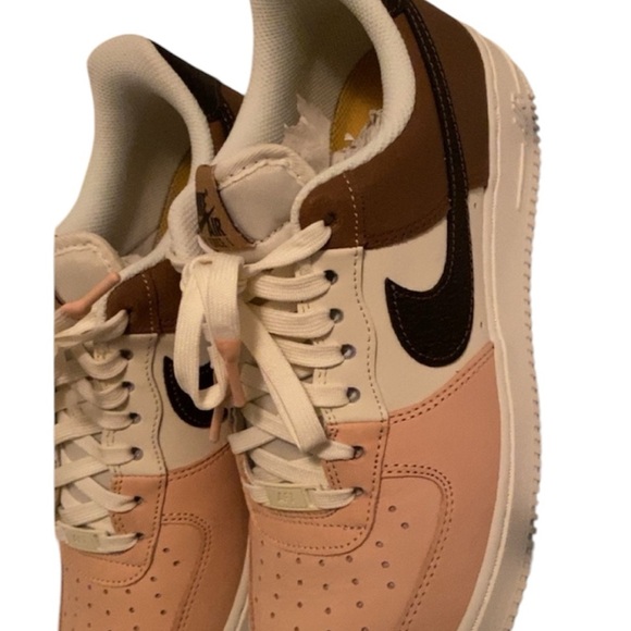 NEW Nike Air Force Low Sneakers in Pink and Brown